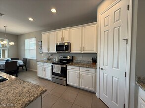 3916 King Edwards St in Ft. Myers, FL - Building Photo - Building Photo