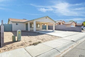 1397 E San Francisco St in San Luis, AZ - Building Photo - Building Photo
