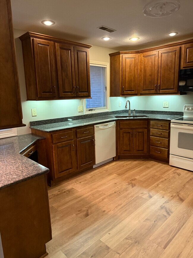 1109 Chadwick Dr in Columbia, MO - Building Photo - Building Photo