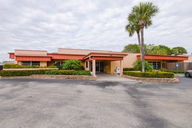 30 Lake Vista Trail in Port St. Lucie, FL - Building Photo - Building Photo