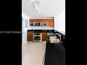 244 Biscayne Blvd, Unit # 1503 in Miami, FL - Building Photo - Building Photo