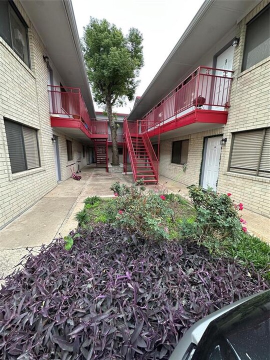 1410 Blalock Rd in Houston, TX - Building Photo