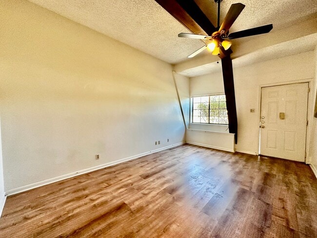 321 A St in Kerrville, TX - Building Photo - Building Photo