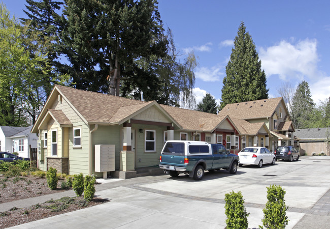 Lincoln Street Apartments in Hillsboro, OR - Building Photo - Building Photo