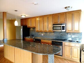5820 Oakwood Dr in Lisle, IL - Building Photo - Building Photo