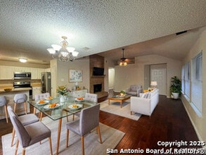 5543 Sunup Dr in San Antonio, TX - Building Photo - Building Photo