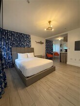 8320 Harding Ave in Miami Beach, FL - Foto de edificio - Building Photo