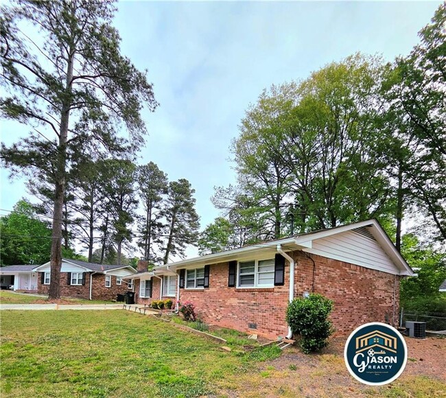 1227 Dove Ct in Morrow, GA - Building Photo - Building Photo