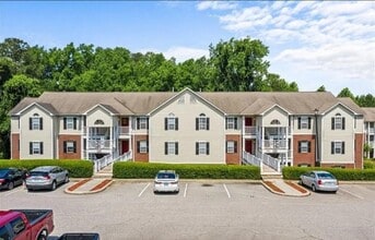360 Bubble Creek Ct in Fayetteville, NC - Foto de edificio - Building Photo