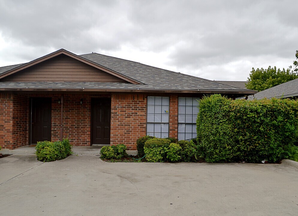 810 Mirabell Ct in Arlington, TX - Building Photo
