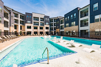 Axis at Watters Creek in Allen, TX - Foto de edificio - Building Photo