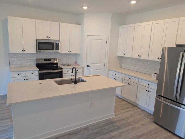 9251 Agate St in Port Charlotte, FL - Building Photo - Building Photo