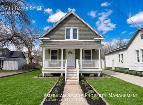 711 Bates St SE in Grand Rapids, MI - Building Photo