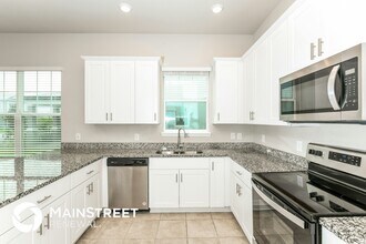 517 Venetian Palms Blvd in New Smyrna Beach, FL - Building Photo - Building Photo