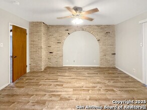 10806 Mt Tipton St in San Antonio, TX - Building Photo - Building Photo