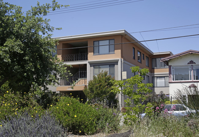 854 40th St in Oakland, CA - Foto de edificio - Building Photo