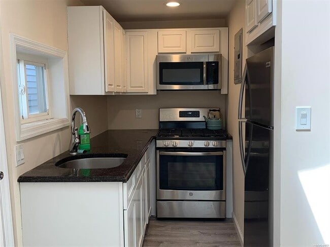53 Arizona Ave in Long Beach, NY - Building Photo - Building Photo