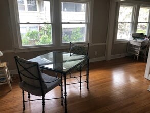 201 W 51st Ter, Unit 2nd floor in Kansas City, MO - Foto de edificio - Building Photo