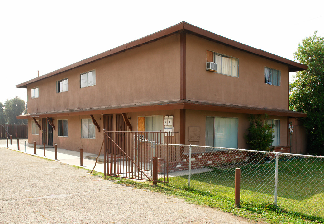 9587 Juniper Ave in Fontana, CA - Building Photo