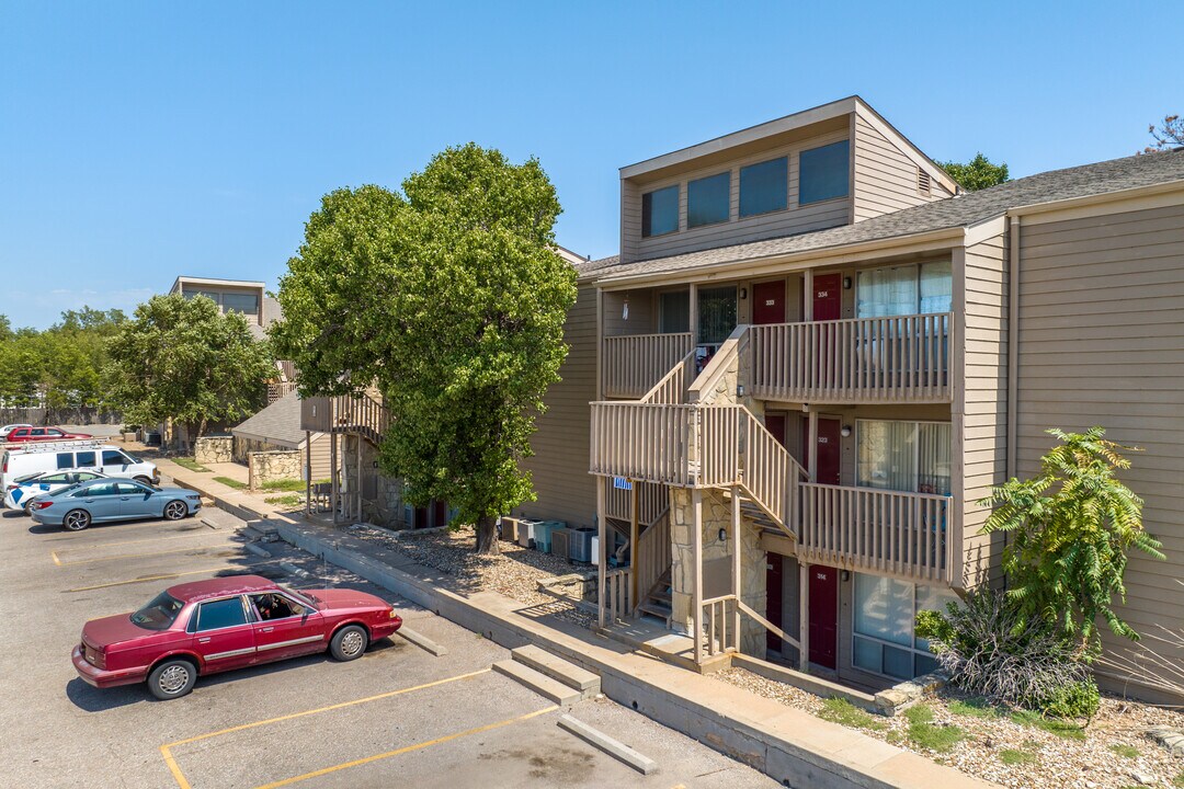 The Terra at 3600 in Wichita, KS - Foto de edificio