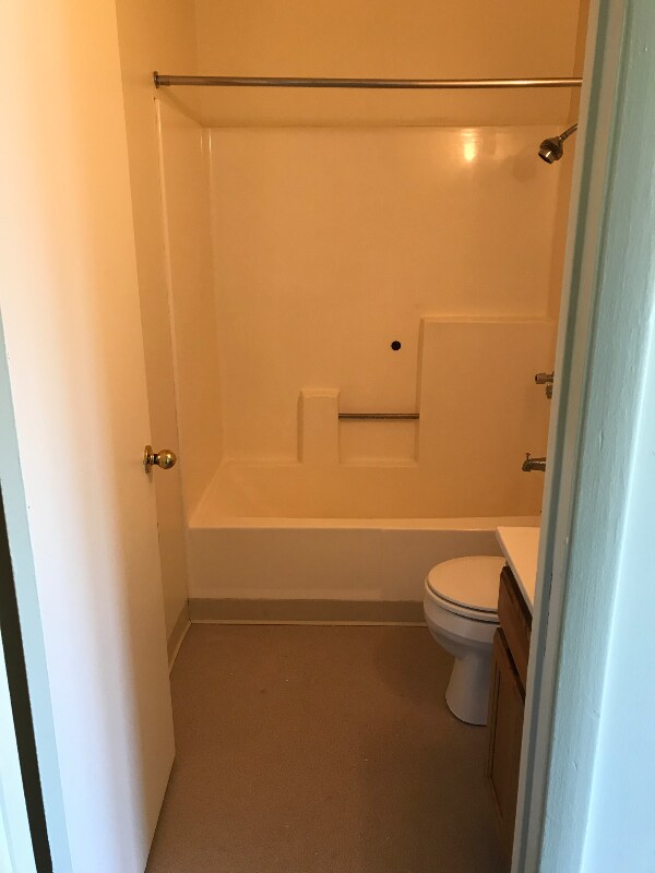 181 Main St-Unit -4 in Whitesboro, NY - Building Photo - Building Photo