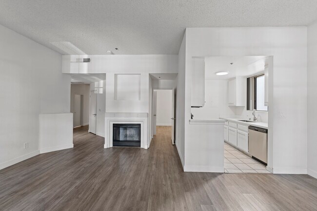 7020 Lanewood Ave, Los Angeles, CA 90028