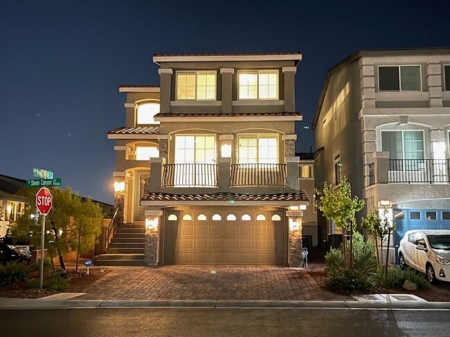 7008 W Steele Canyon St in Las Vegas, NV - Building Photo - Building Photo