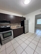 1460 NW 52nd St in Miami, FL - Building Photo - Building Photo