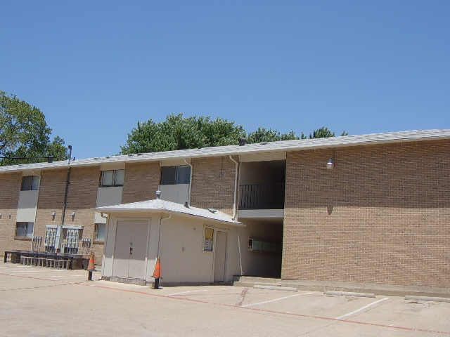 Arlington Central Apartments in Arlington, TX - Building Photo - Building Photo