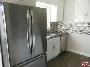 213 S Alexandria Ave in Los Angeles, CA - Building Photo - Building Photo