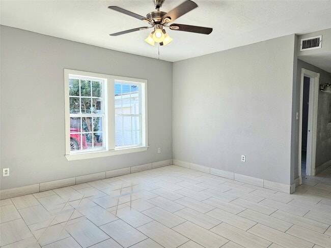 532 Bayshore Dr in La Porte, TX - Building Photo - Building Photo