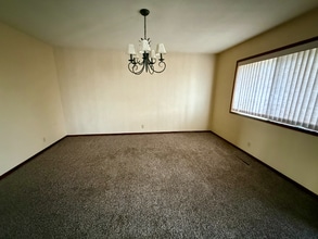 565 Franklin Ct in Sunnyside, WA - Building Photo - Building Photo