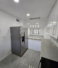 5130 SW 40th Ave in Fort Lauderdale, FL - Building Photo - Building Photo