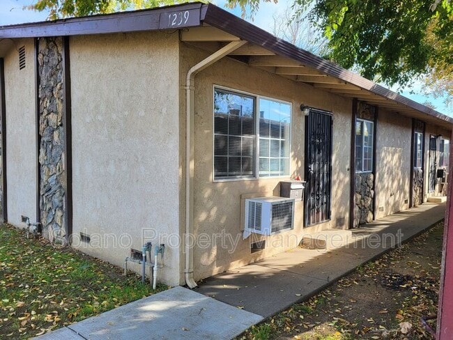1239 Ohio St in Fairfield, CA - Building Photo - Building Photo