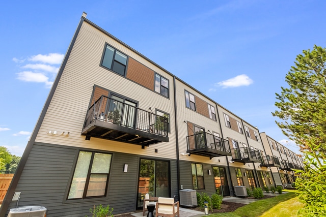 5424 Old Orchard Rd in Skokie, IL - Building Photo