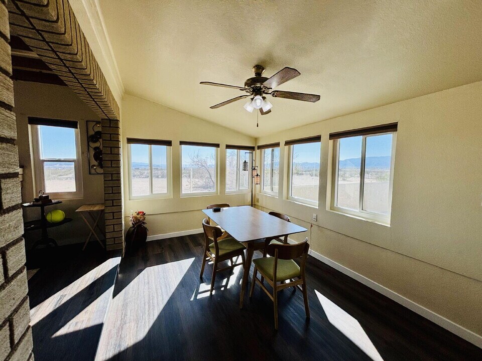 1430 Longview Rd in Twentynine Palms, CA - Building Photo