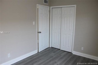 243 SW 9th St-Unit -243 in Dania Beach, FL - Building Photo - Building Photo