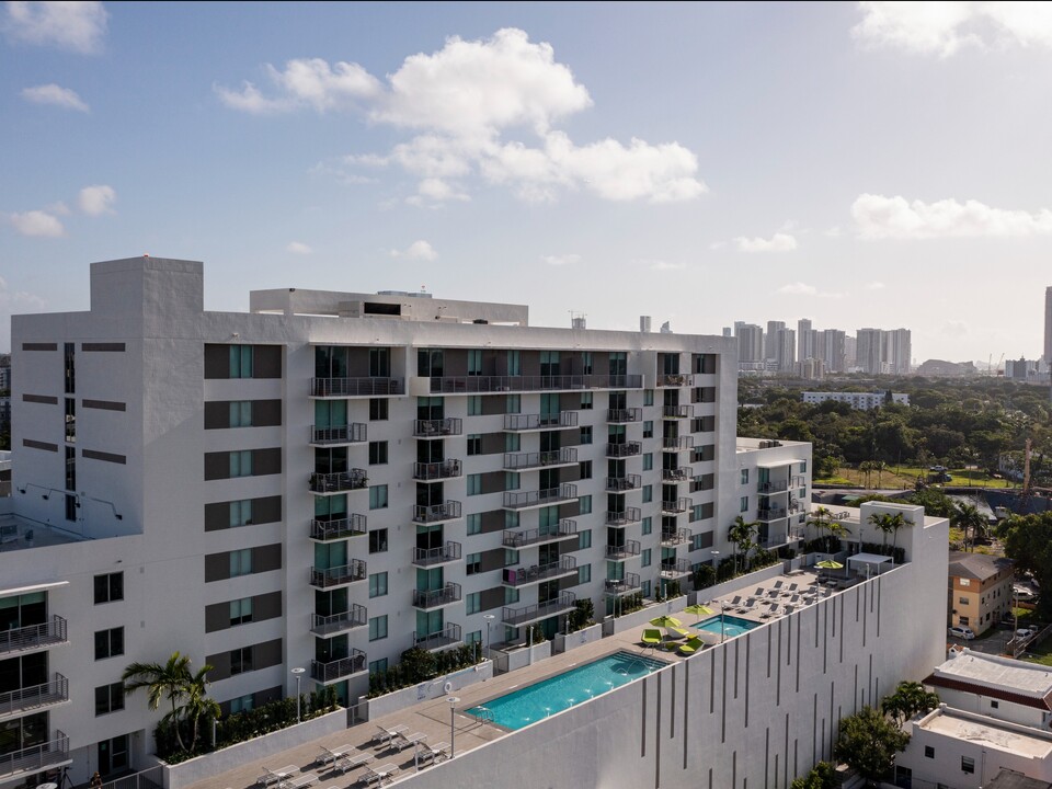 Reflections Rentals in Miami, FL - Foto de edificio