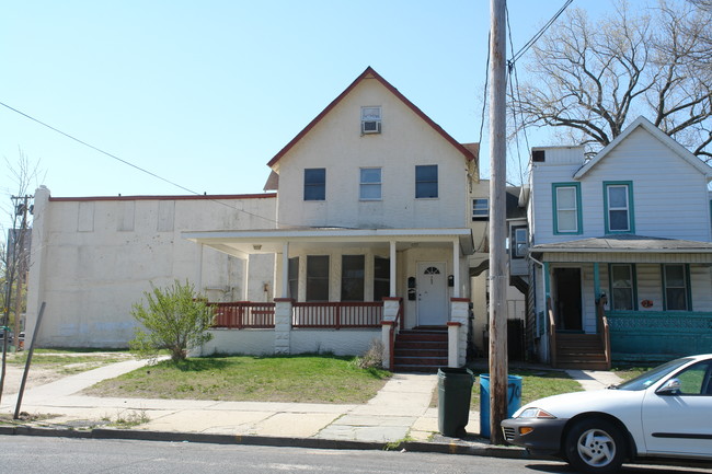 702 1st Ave in Asbury Park, NJ - Foto de edificio - Building Photo