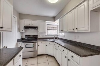 2523 Sunscape Ln in Dallas, TX - Building Photo - Building Photo