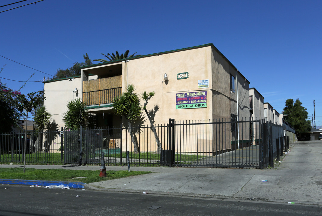 641 W 92nd St in Los Angeles, CA - Building Photo