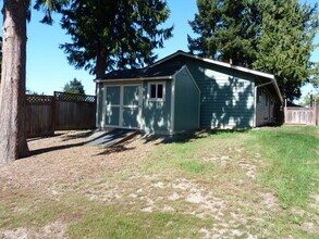 1619 S E St in Port Angeles, WA - Building Photo - Building Photo