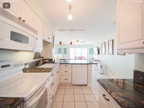 130 Padre Blvd in South Padre Island, TX - Building Photo - Building Photo