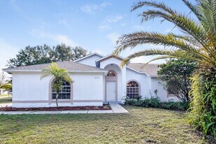 4502 Netherwood Dr in Tampa, FL - Building Photo