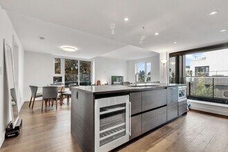 1571 W 57th Ave, Unit 612 in Vancouver, BC - Building Photo - Building Photo