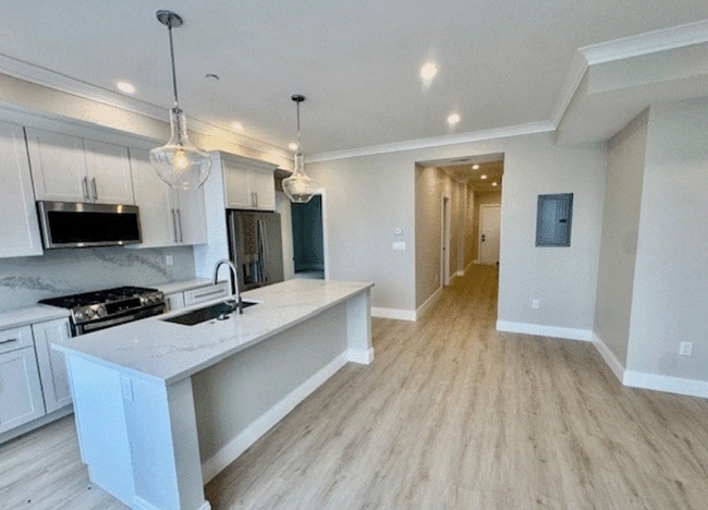 332 Victory Rd in Quincy, MA - Building Photo - Building Photo