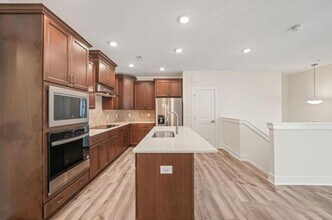 11549 Helmond Way in Raleigh, NC - Foto de edificio - Building Photo