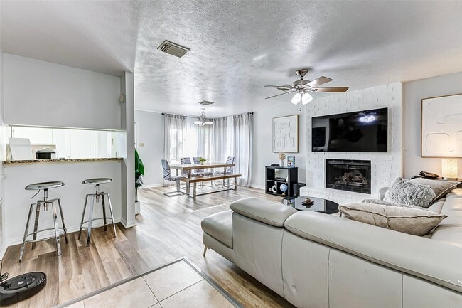 property at 92 N Deerfoot Cir