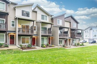 17537 110th Ave E in Puyallup, WA - Building Photo - Building Photo