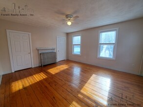85 Ferrin St, Unit 3 in Boston, MA - Foto de edificio - Building Photo